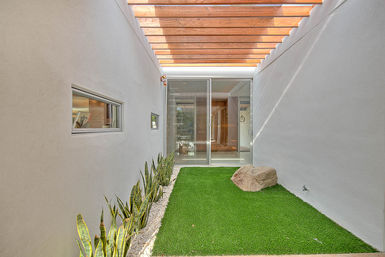 The Sunset Palms: A Mid-Century Modern Oasis image 22