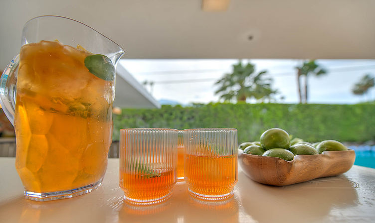 The Sunset Palms: A Mid-Century Modern Oasis image 16