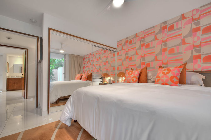 The Sunset Palms: A Mid-Century Modern Oasis image 69