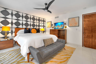 The Sunset Palms: A Mid-Century Modern Oasis image 74