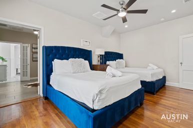 Classic Austin Charm: Hot Tub Hideaway Near SoCo image 22