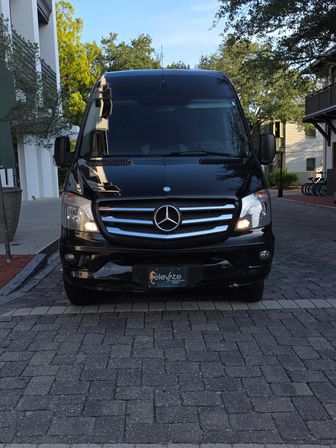 Luxury Chauffeured Dinner Party Transportation: Date Nights, Group Outings & Celebrations image 8