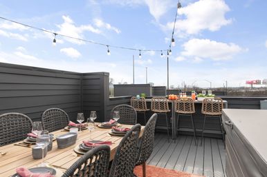 The Hubb House with Hot Tub and Rooftop Lounge image 29