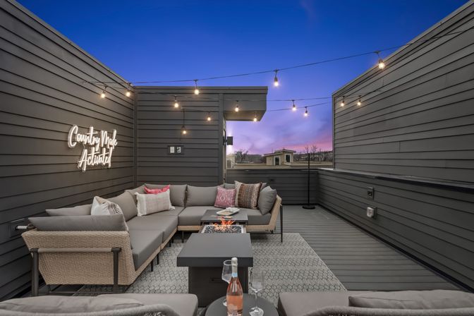 The Hubb House with Hot Tub and Rooftop Lounge image 42