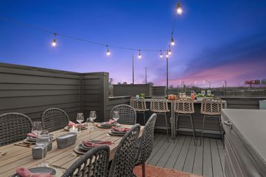 The Hubb House with Hot Tub and Rooftop Lounge image 31