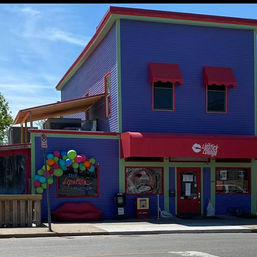 The Lipstick Lounge image 1