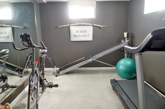 The Daphne: 4BR with Fenced Yard, Hot Tub, Home Theater + Gym image 34