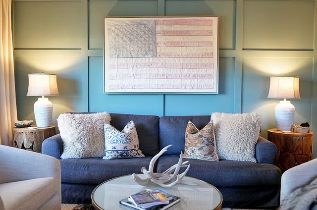 The Daphne: 4BR with Fenced Yard, Hot Tub, Home Theater + Gym image 3