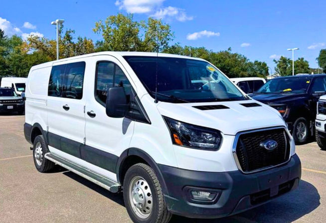 Explore Destin with the Crew: Comfortable & Convenient Van Rentals image 6