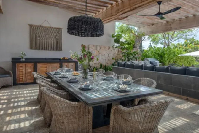 Casa Kira: Luxury 6BR Villa with Private Pool & Beach Access image 16