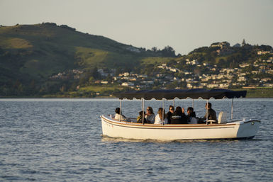 Stylish Electric Duffy Boat Rental: Cruise the Stunning Sausalito Coastline with Your Crew image 8