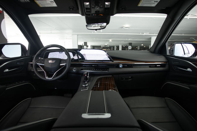Luxury Chauffeur Services: Hourly Rides, Full-Day Options, and Beyond image 13