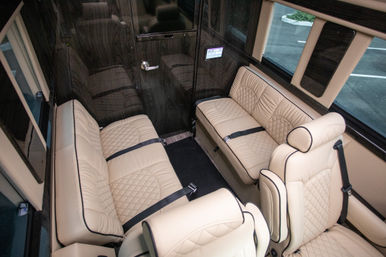 Luxury Chauffeur Services: Hourly Rides, Full-Day Options, and Beyond image 4