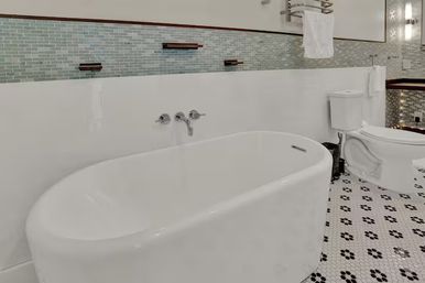 Paradise Palm Villa - Large Miami Getaway Home: Modern Villa with Pool & Entertainment Space image 36