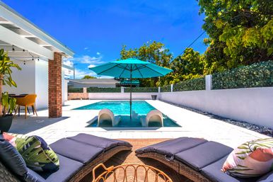 Paradise Palm Villa - Large Miami Getaway Home: Modern Villa with Pool & Entertainment Space image 10