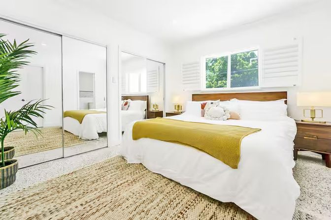 Paradise Palm Villa - Large Miami Getaway Home: Modern Villa with Pool & Entertainment Space image 30