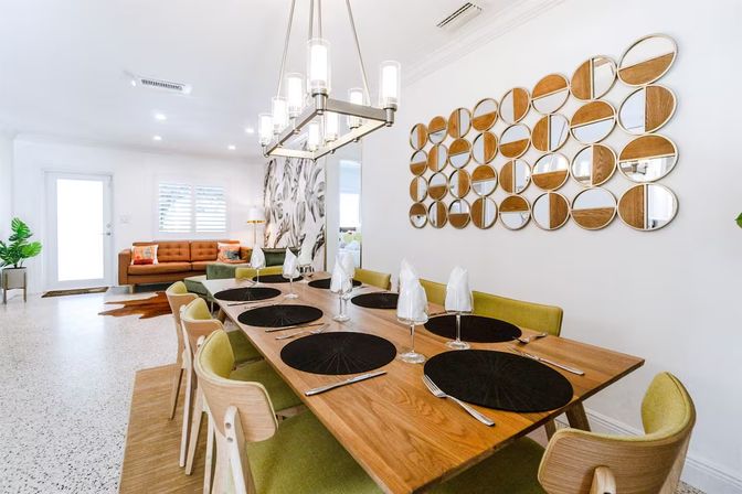 Paradise Palm Villa - Large Miami Getaway Home: Modern Villa with Pool & Entertainment Space image 9