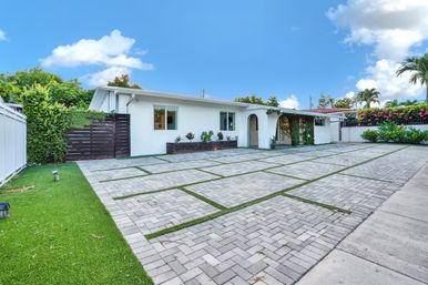 Paradise Palm Villa - Large Miami Getaway Home: Modern Villa with Pool & Entertainment Space image 16
