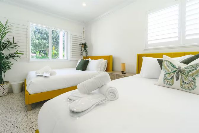 Paradise Palm Villa - Large Miami Getaway Home: Modern Villa with Pool & Entertainment Space image 12