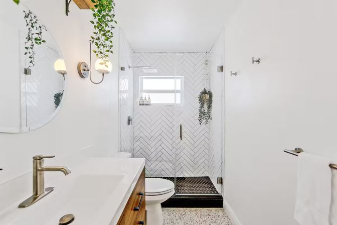 Paradise Palm Villa - Large Miami Getaway Home: Modern Villa with Pool & Entertainment Space image 39