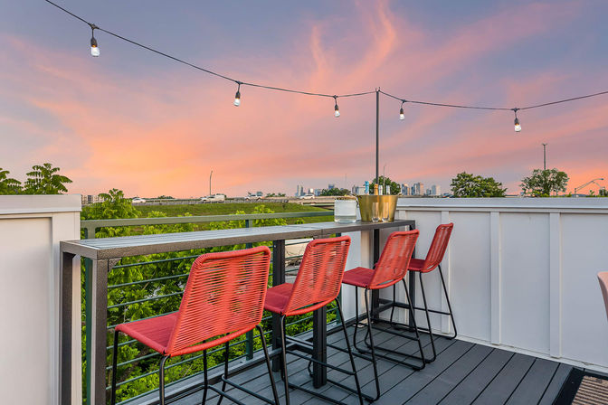 Bourbon and Bubbles: Retro Speakeasy-Style Home with Rooftop Hot Tub image 37