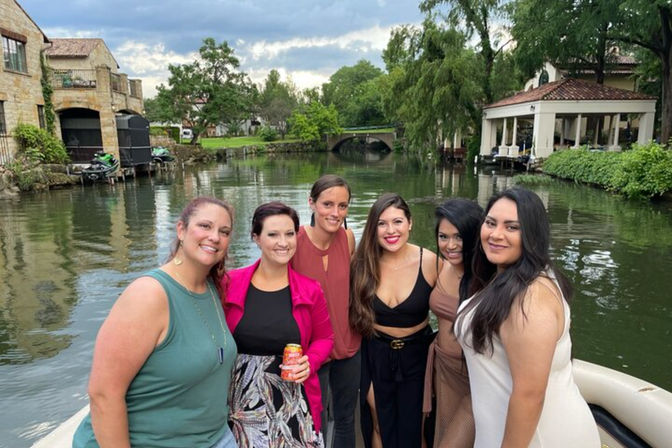 Sunset Cruise on Beautiful Lake Austin: Captain, Cooler, Ice + Water Included image 1