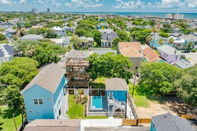 Hidden Paradise 4 BR Retreat: Heated Pool, Casita & Walk to Beach image 7