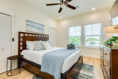 Hidden Paradise 4 BR Retreat: Heated Pool, Casita & Walk to Beach image 37