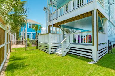 Hidden Paradise 4 BR Retreat: Heated Pool, Casita & Walk to Beach image 19