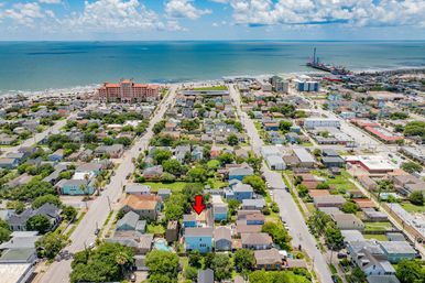 Hidden Paradise 4 BR Retreat: Heated Pool, Casita & Walk to Beach image 5