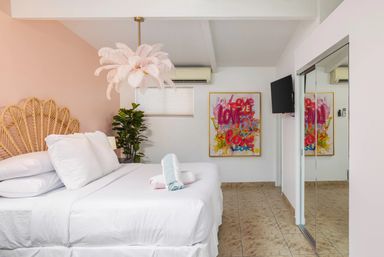 The Muse Hotel: Chic Palm Springs Stay with Stylish Rooms & Courtyard Pool image 23