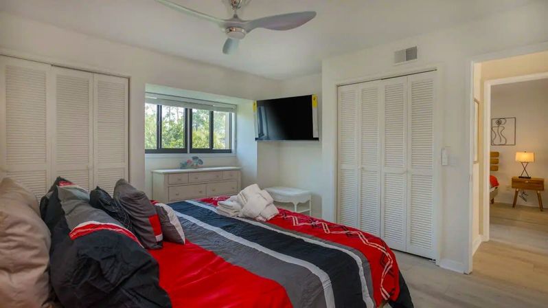 4BR Pool View Townhouse in the Heart of Harbour Town image 29
