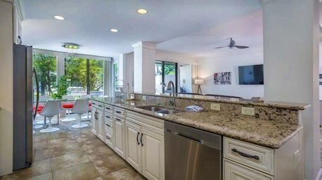 4BR Pool View Townhouse in the Heart of Harbour Town image 30