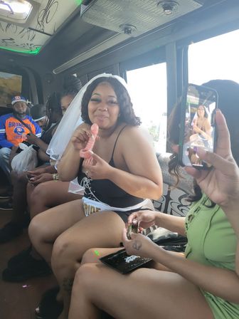 Private Los Angeles Winery & Cannabis Party Bus Tour image 6