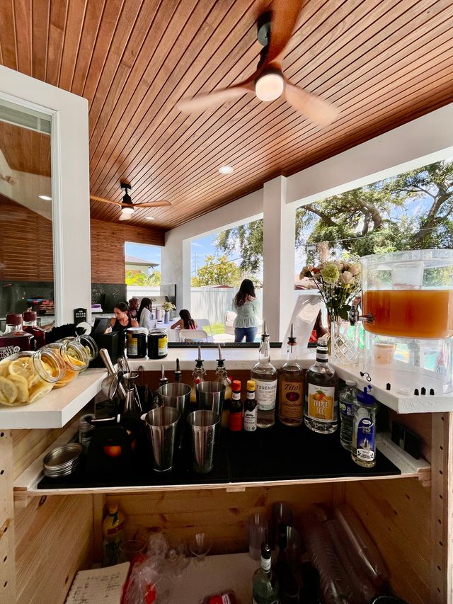 Ubar, the Mobile Bar that comes to U! image 3