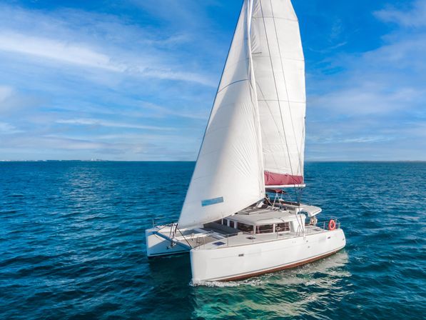 Private & Customizable Catamaran Tour to Isla Mujeres image 4