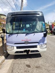 Ride & Relax: Jamaica Private Taxi Services image 2