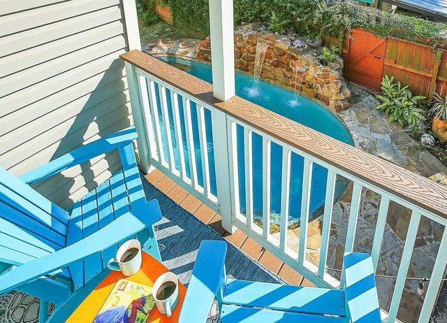 Tortuga Inn Galveston Retreat: Heated Pool, Game Room & Walk to Beach image 3