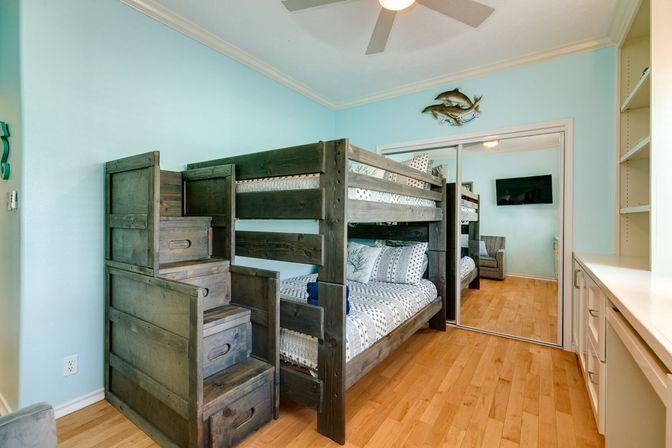 Tortuga Inn Galveston Retreat: Heated Pool, Game Room & Walk to Beach image 28