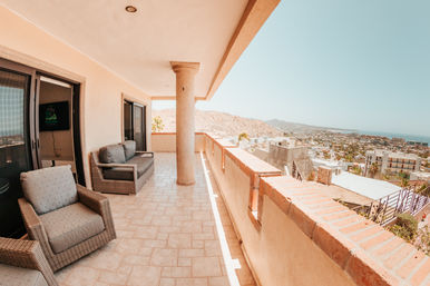 Blarney Castle Inn: Boutique Resort with Castle Vibes + Sea Views image 8