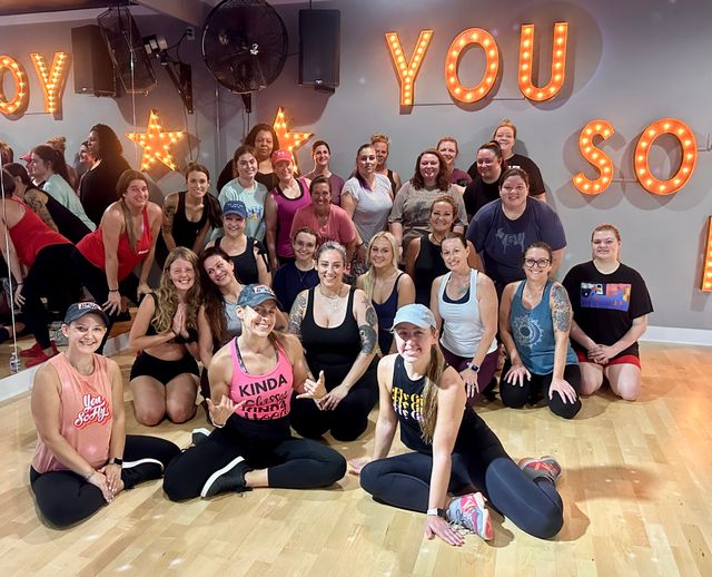 Fly Dance Fitness: Booty Shakin' Dance Workout image 4