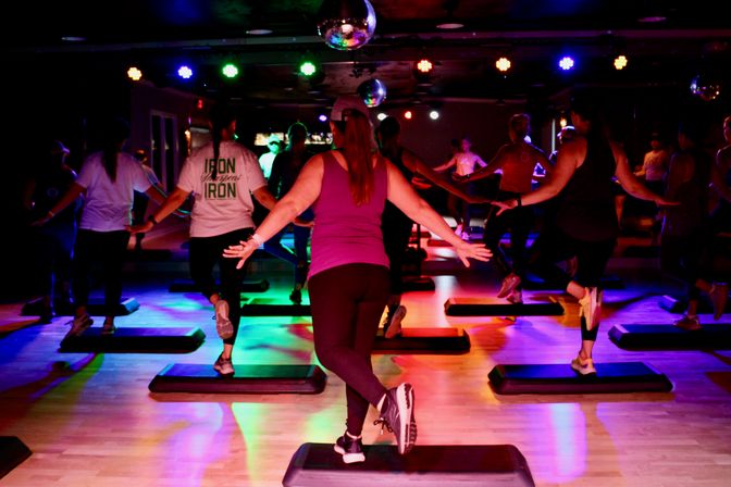 Fly Dance Fitness: Booty Shakin' Dance Workout image 8