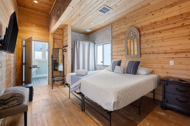 Good Life Sanctuary: 6 BR House + Event Space Access image 16