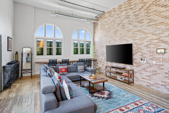 Good Life Sanctuary: 6 BR House + Event Space Access image 48