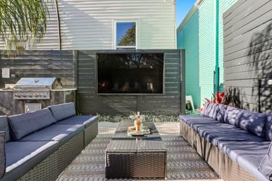 Tropical Oasis Near French Quarter with Heated Pool & Local Art image 5