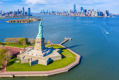 Private NYC Tours: Custom Itineraries for Bachelorettes & Other Groups image