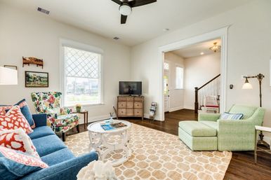 La Onda Azul Galveston Beach House for Groups: Walk to Beach, Bars & Pleasure Pier image 27