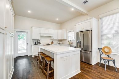 La Onda Azul Galveston Beach House for Groups: Walk to Beach, Bars & Pleasure Pier image 28