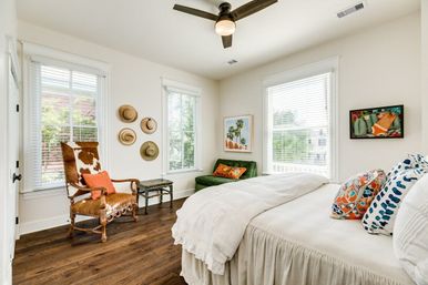 La Onda Azul Galveston Beach House for Groups: Walk to Beach, Bars & Pleasure Pier image 10