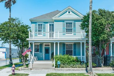 La Onda Azul Galveston Beach House for Groups: Walk to Beach, Bars & Pleasure Pier image 46